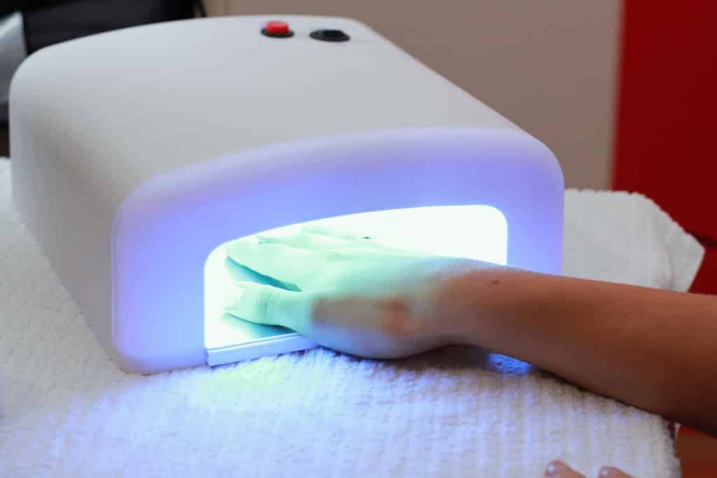 Lukijakysymys: Ovatko manikyyrilamput vaarallisia?