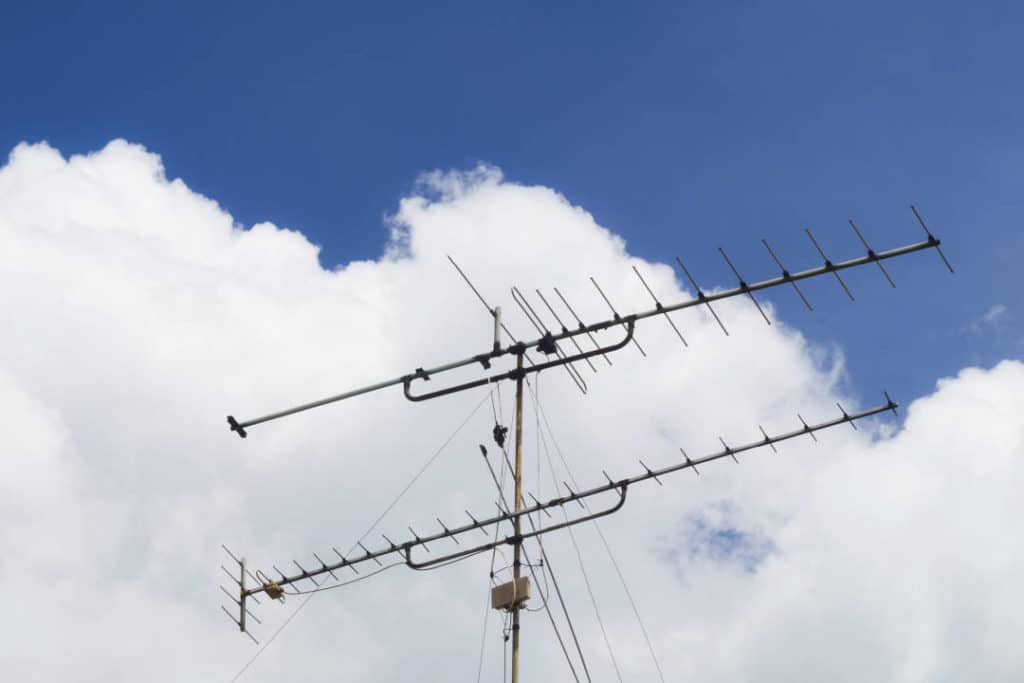 Lukijakysymys: Pitääkö kotona näkyä televisio?