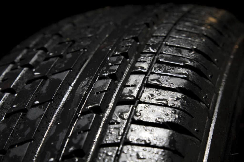 Lukijakysymys: Miksi kesärenkaissa on matalat urat?