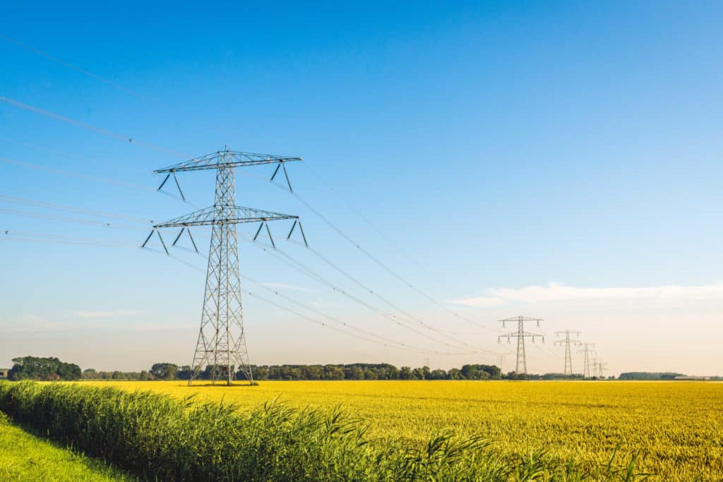 Lukijakysymys: Paljonko sähkönsiirto saa maksaa? 