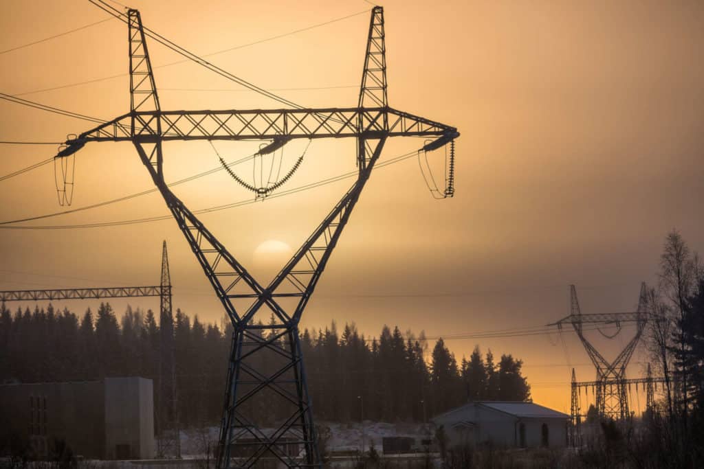 Lukijakysymys: Kuinka paljon sähkönsiirron hinta saa nousta kerralla?