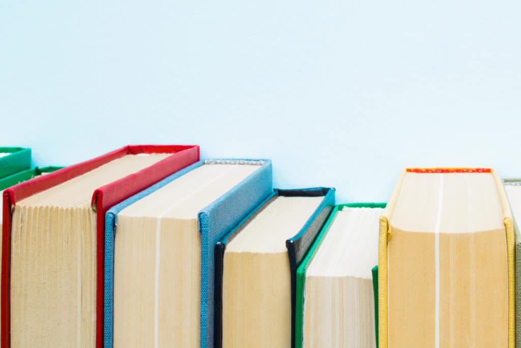 Näin teet: Kirjahyllyn harvennus