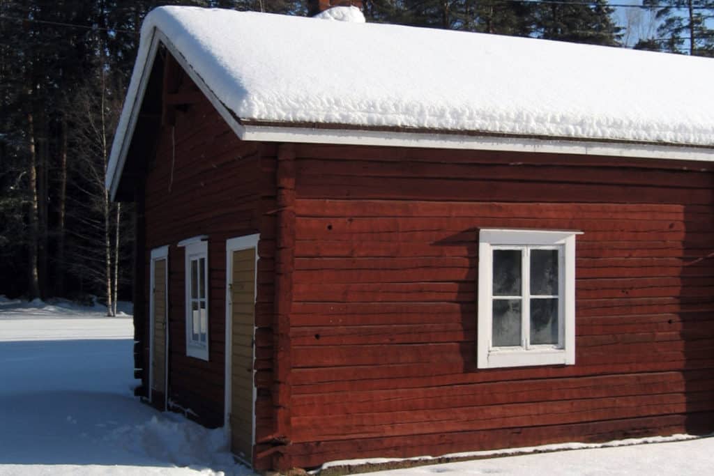 Lukijakysymys: Saako vieraita veloittaa mökkivuokrasta?