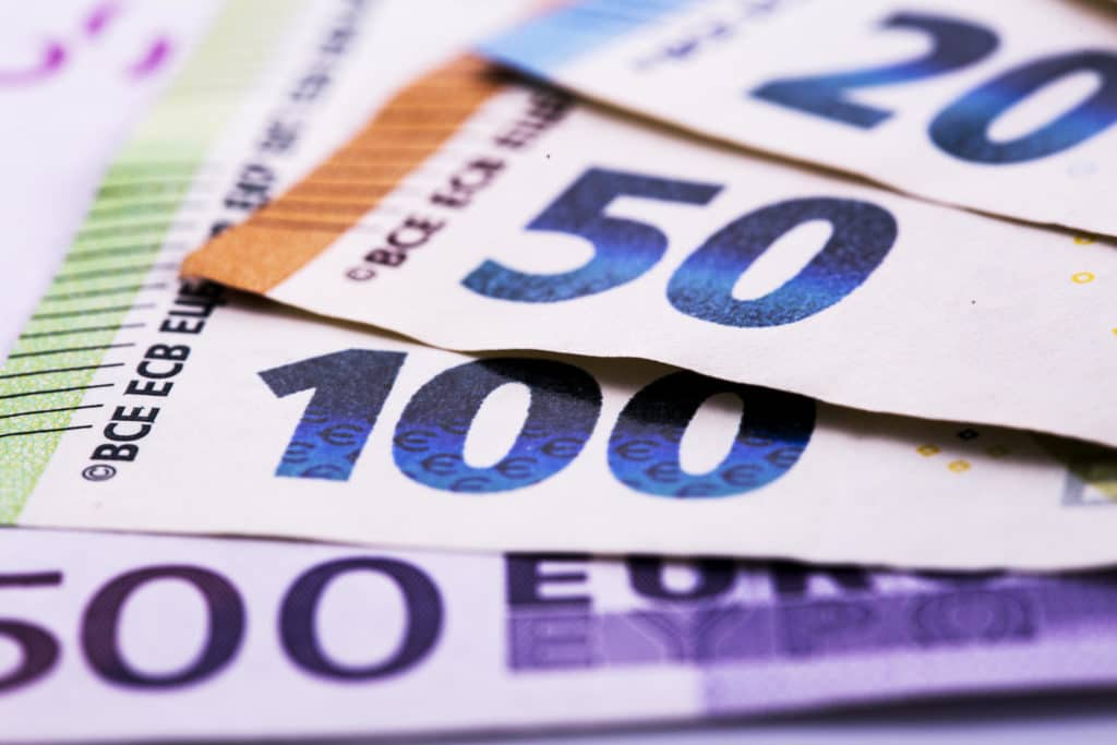 Lukijakysymys: Olisiko kioskin pitänyt palauttaa rahat 50 euron ostoksesta?