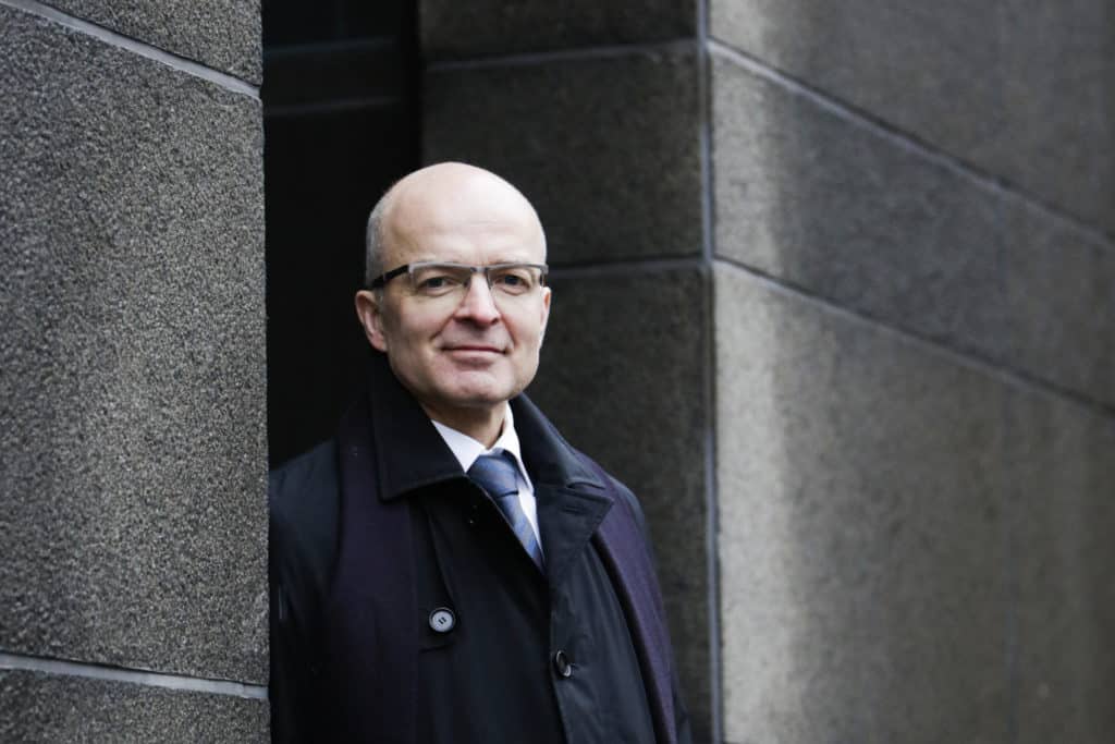 Kuluttaja-asiamies Antti Neimala: Palveluiden kuluttajansuojassa parannettavaa