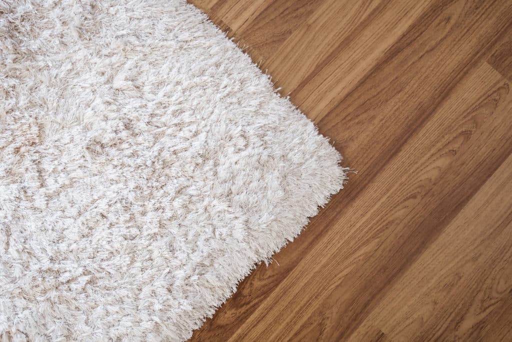 Puhdasta muutamalla kympillä – Pesulapalvelut vertailussa