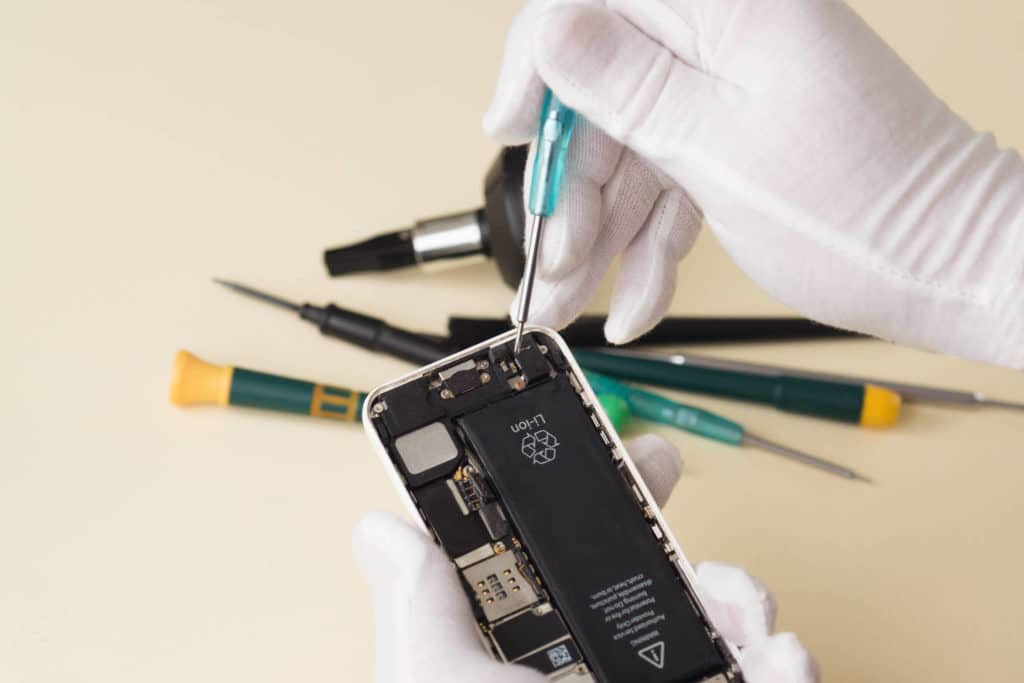 Lukijakysymys: Voiko takuun menettää huollon takia?