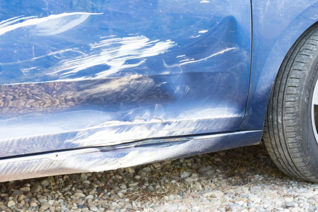 Lukijakysymys: Miksi vakuutusyhtiö ei maksa auton kyljen korjausta?