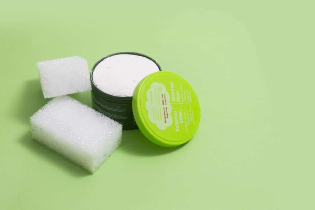 Mistä on tehty: Universal Stone -puhdistusaine