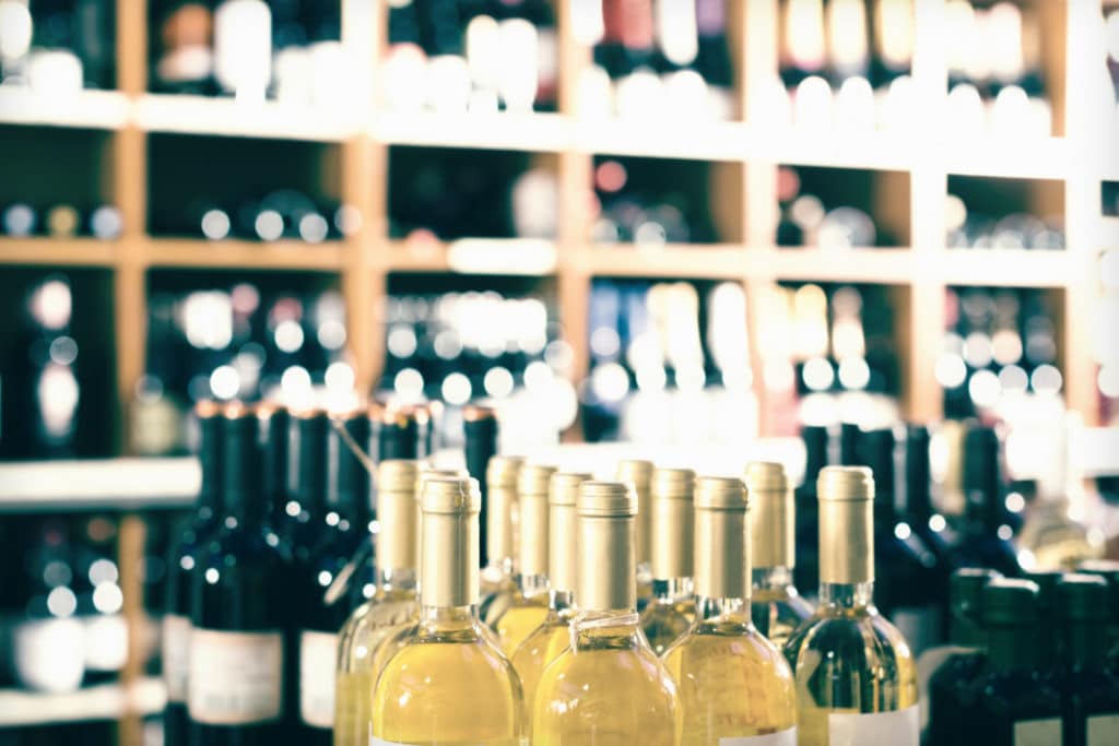 Lukijakysymys: Liukeneeko viinapullosta kemikaaleja?