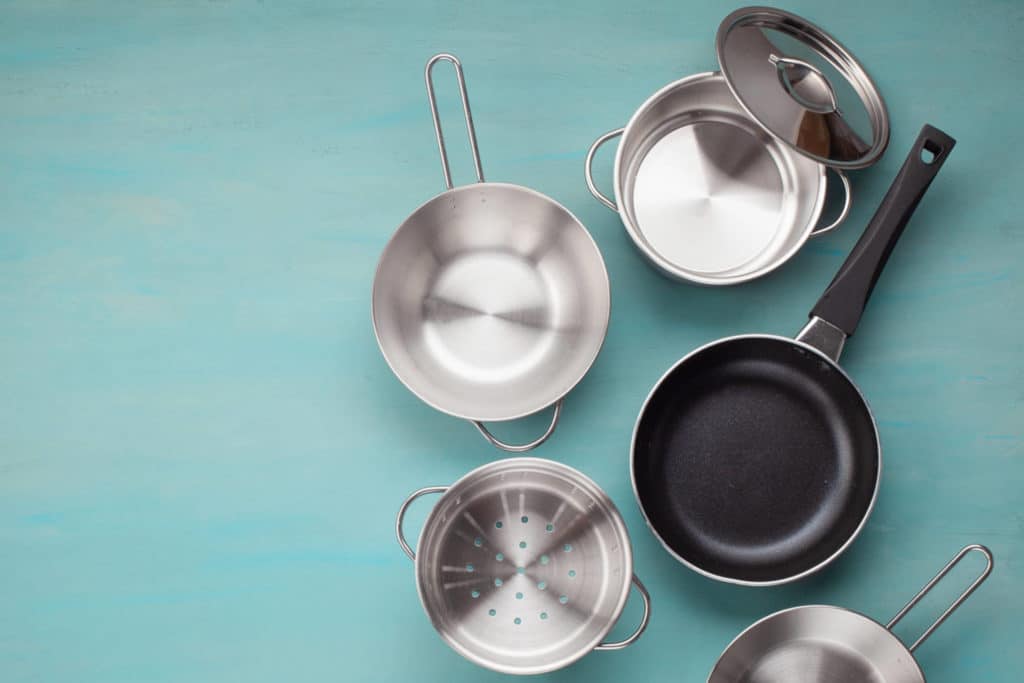 Lukijakysymys: Miten kattilat kiiltäviksi?