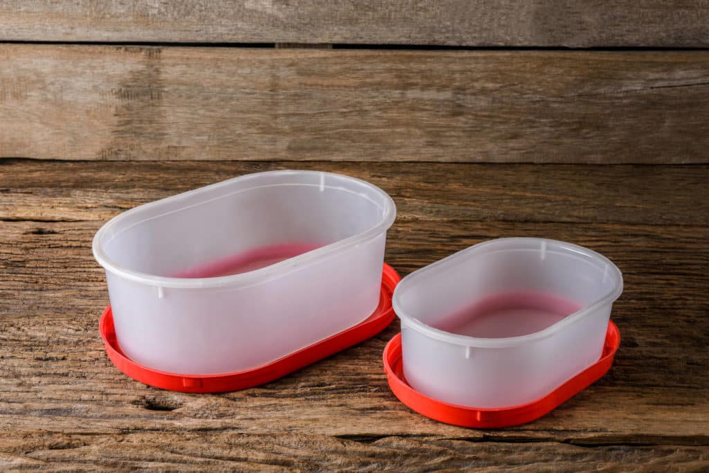 Lukijakysymys: Miksi muovirasiat eivät puhdistu sadevedellä?