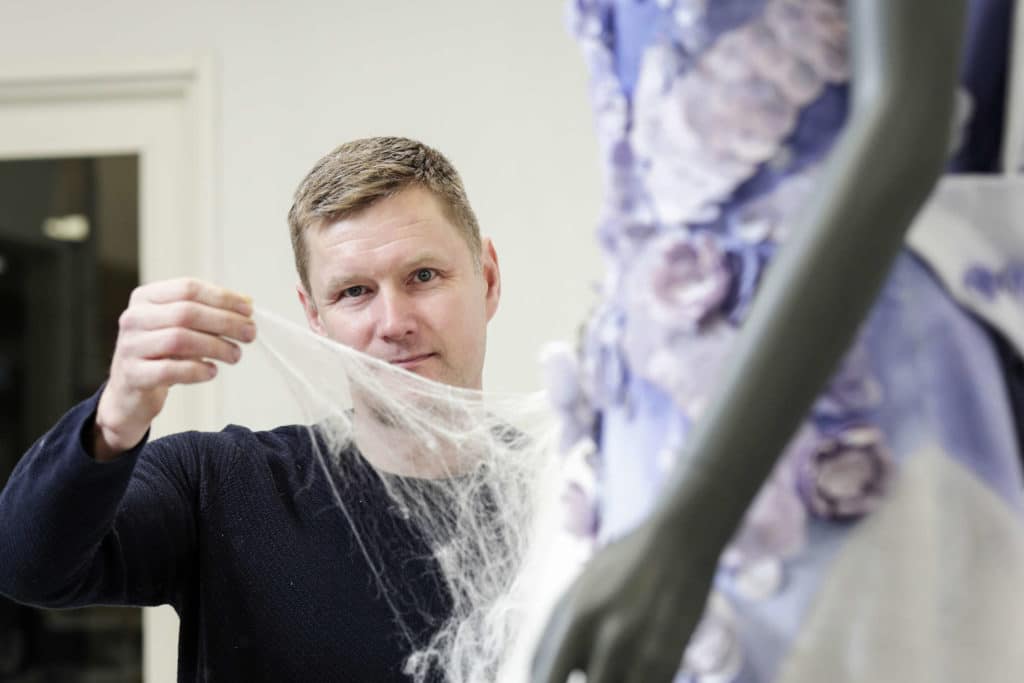 Puukuitu taipuu kankaaksi