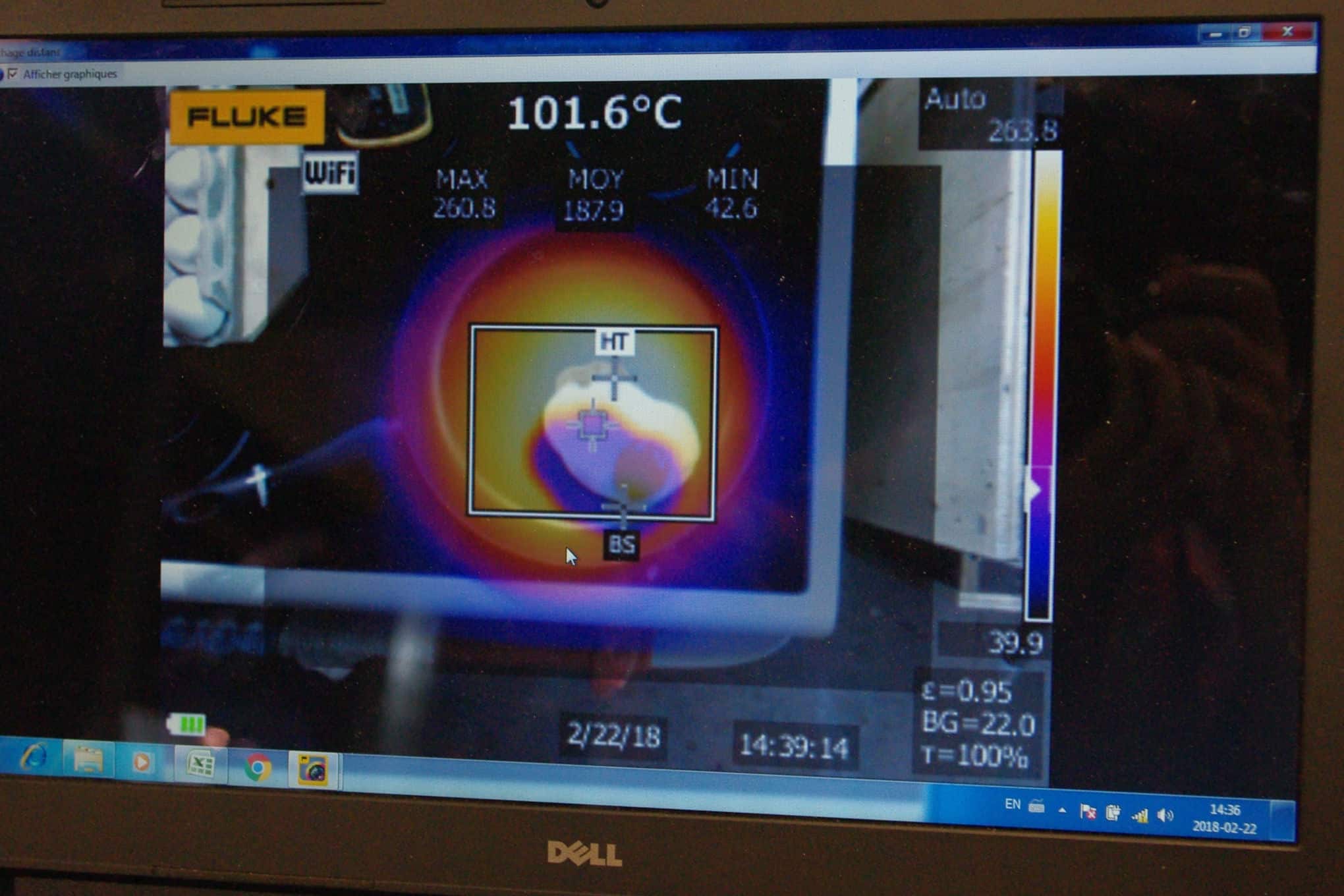 Lämpökamerakuva paistinpannujen testauksesta.