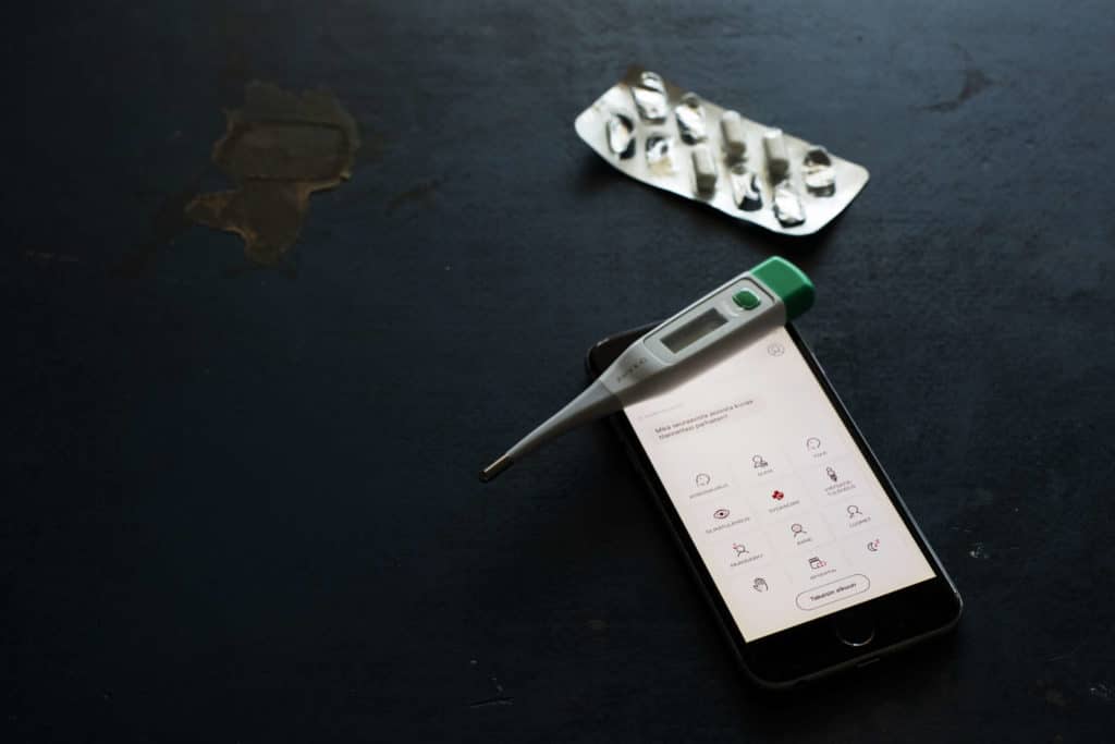 Kannattaako etälääkärikäynti? Otimme selvää chat-palveluiden hinnoista.