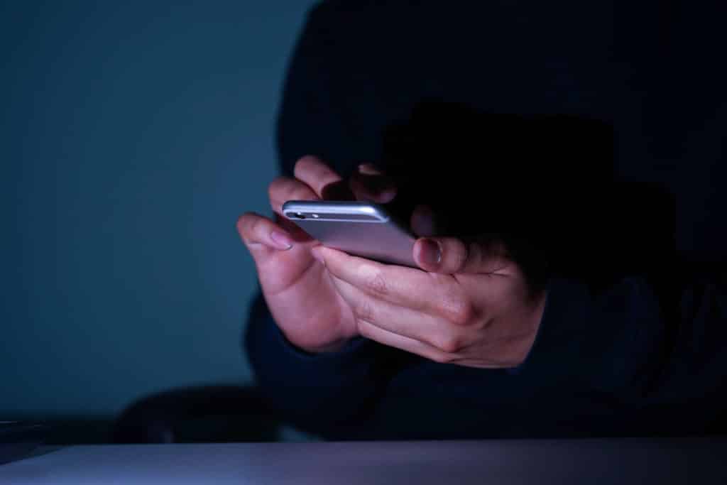 Lukijakysymys: Saako puhelinmyyjä soittaa iltamyöhään?