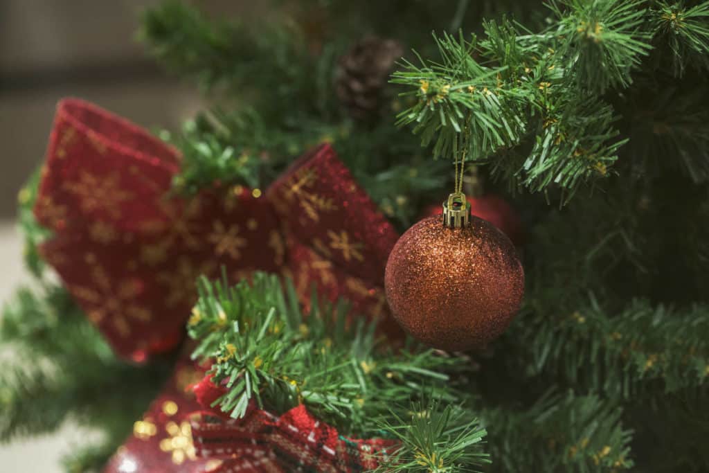 Lukijakysymys: Onko haiseva muovikuusi turvallinen?