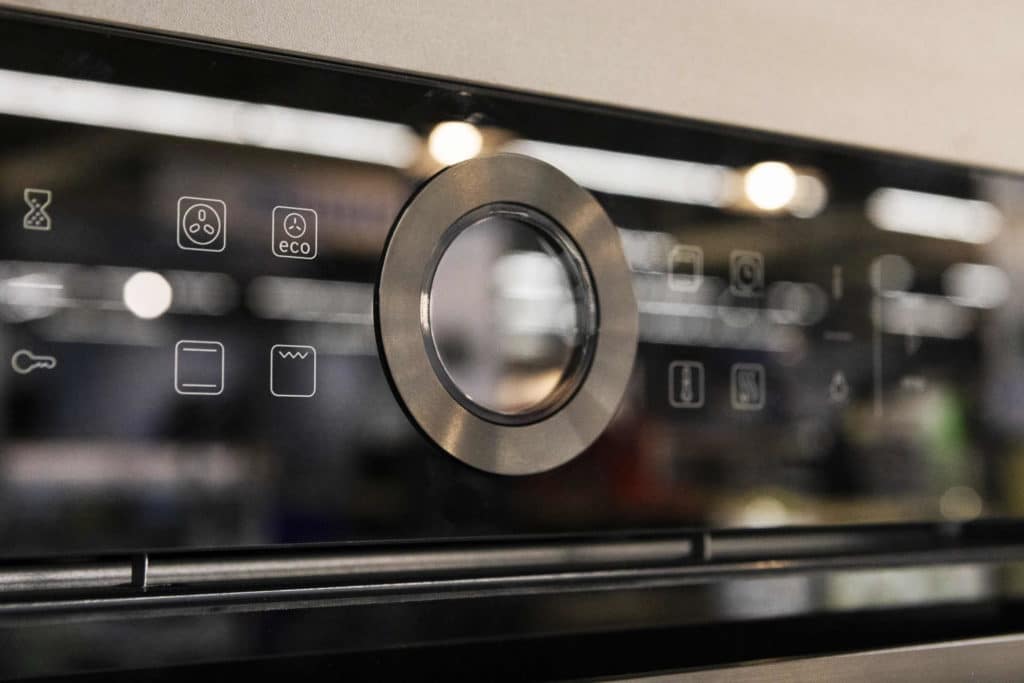 Miten käyttää uunia: ylälämpö, alalampö, keskilämpö, kiertoilma, grillivastus…