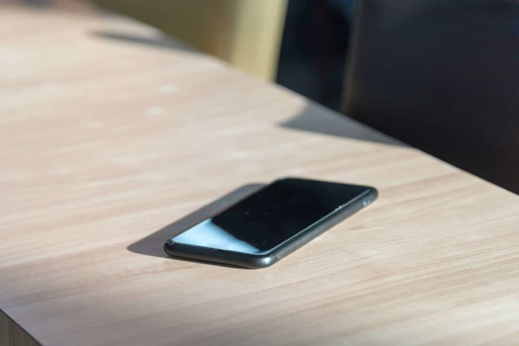 Lukijakysymys: Voiko pomppivan puhelimen palauttaa?