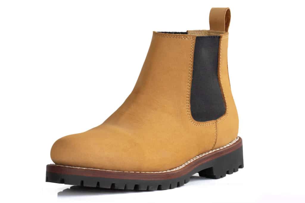 Lukijakysymys: Mistä löydän kengät paksulle jalalle?