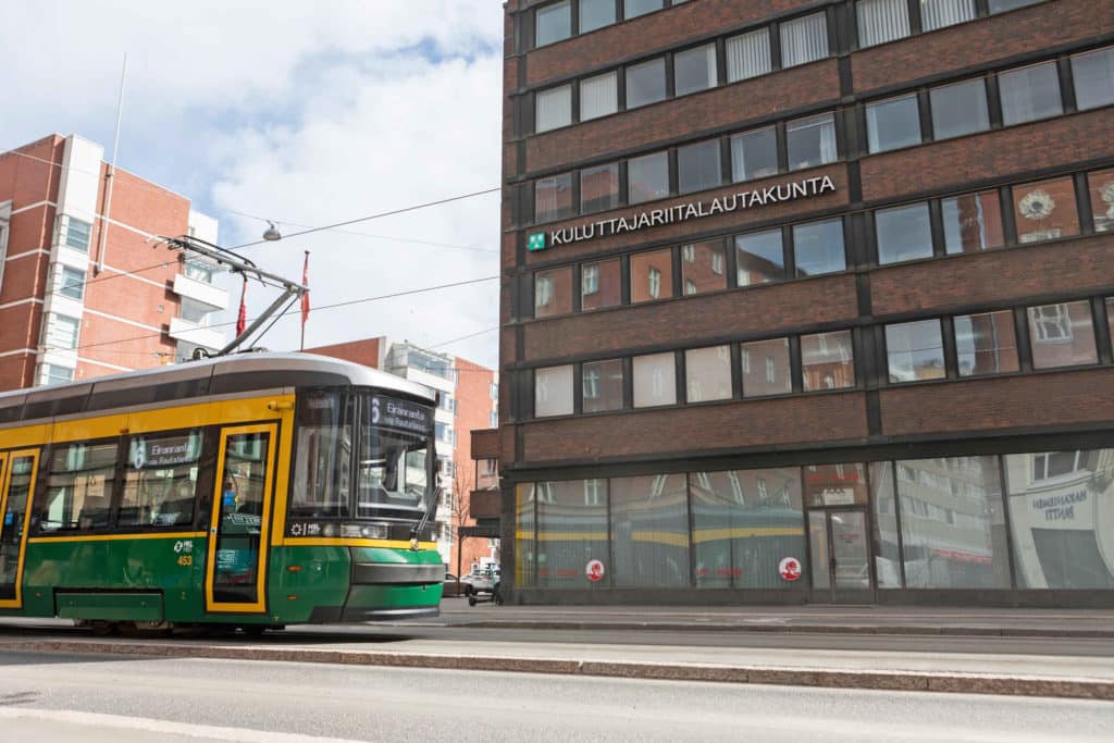 Noudattavatko yritykset kuluttajariitalautakunnan päätöksiä? Remontti- ja rakennusfirmoista kaikki eivät noudata