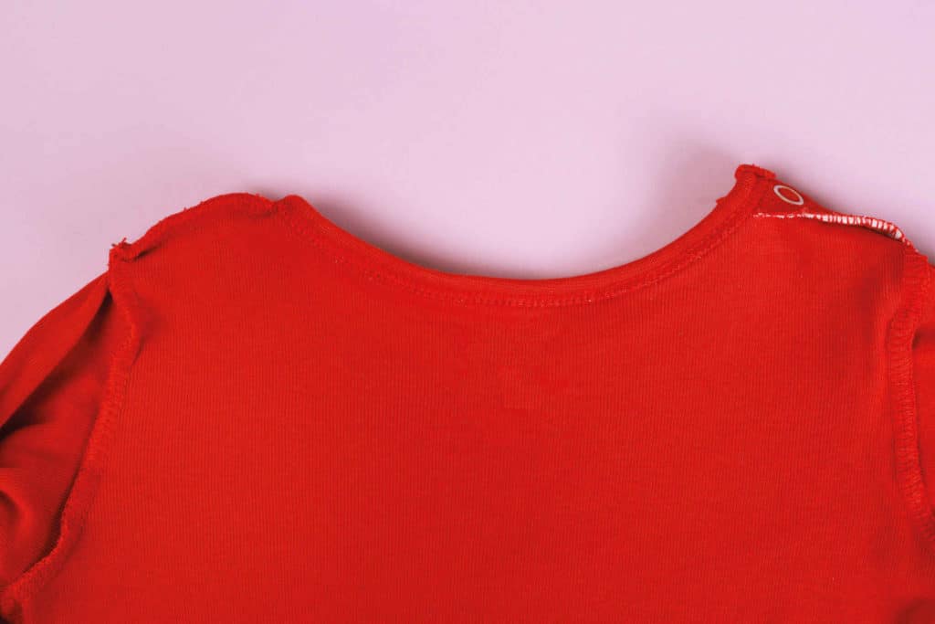 Miksi vaatteiden saumat kutittavat?