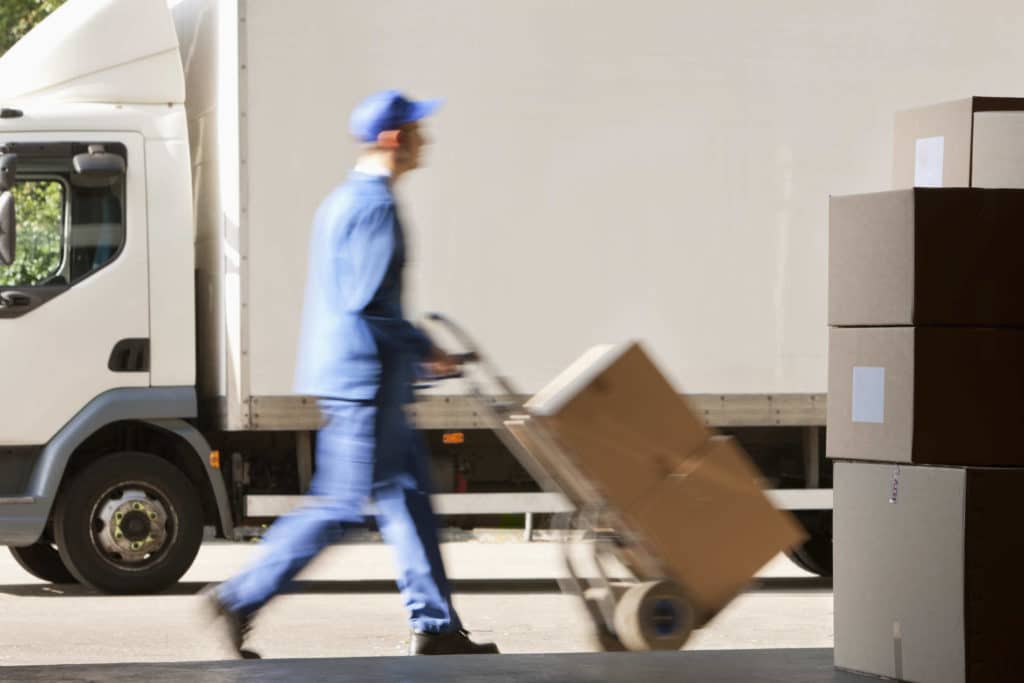 Lukijakysymys: Vastaako kuljetusliike lattian naarmuista?