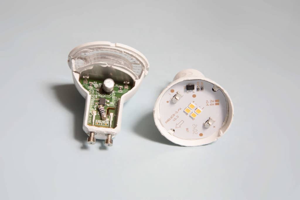 Mistä on tehty: Led-lamppu