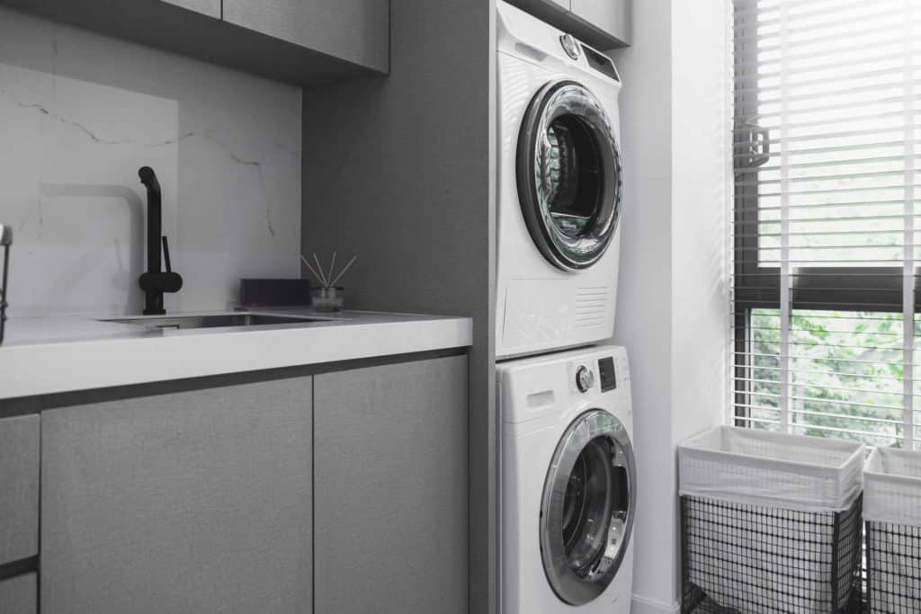 Lukijakysymys: Onko myyjä vastuussa lisäosista?