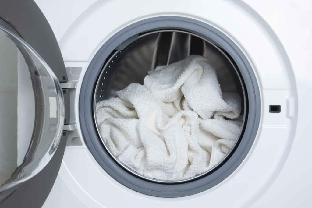 Kuinka pitkään pesukoneen, jääkaapin tai astianpesukoneen tulee kestää käyttöä?