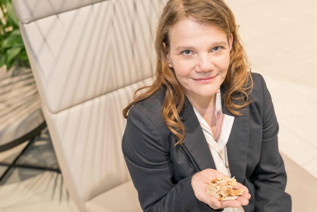 Suomalaisia maskeja luonnonmateriaaleista