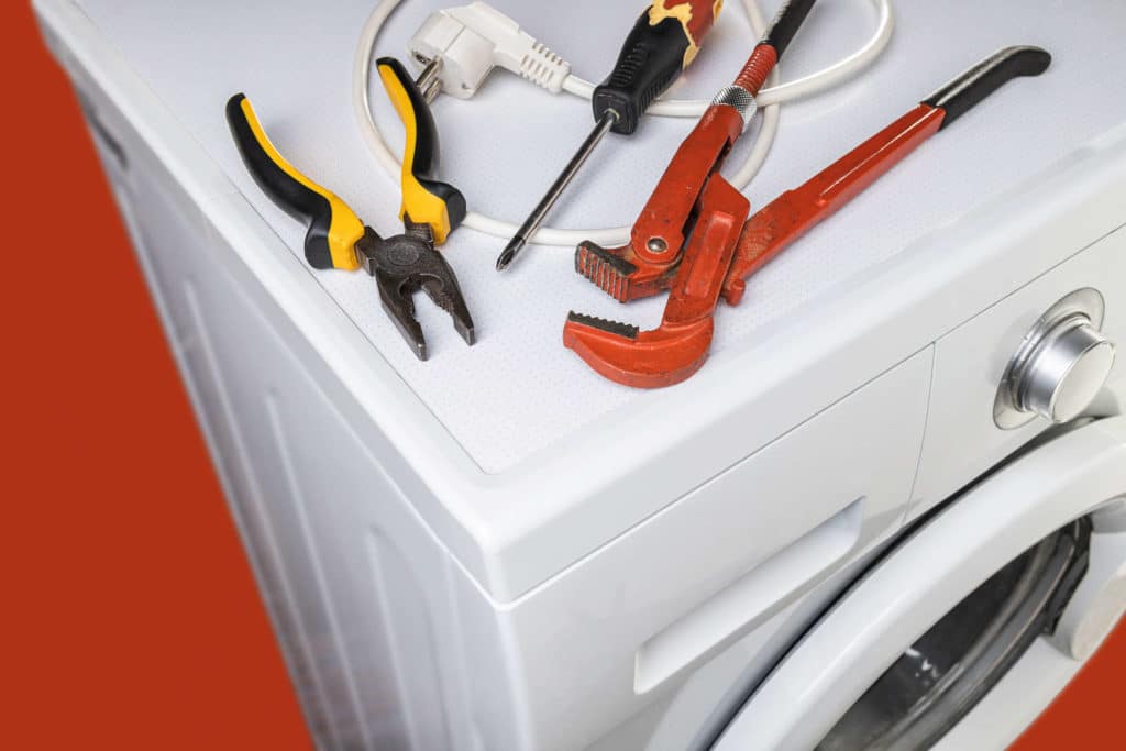 Voiko takuuhuollosta periä maksun? Otimme selvää