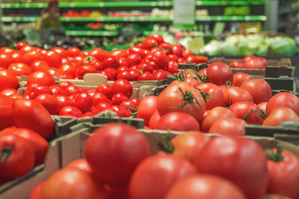 Lukijakysymys: Miksi tomaatteja tuodaan kesällä ulkomailta?