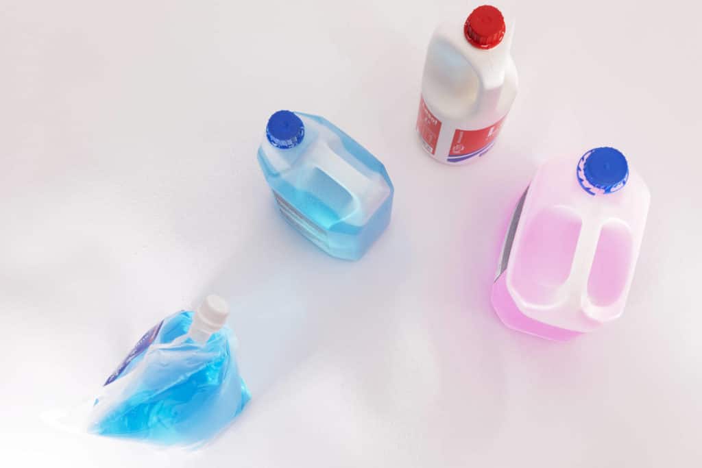 Mistä on tehty: Lasinpesuneste