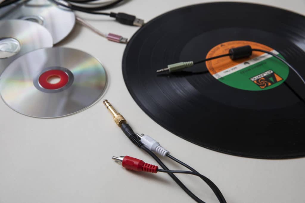 Kannattaako kullatuilla liittimillä varustetun kaapelin ostaminen?