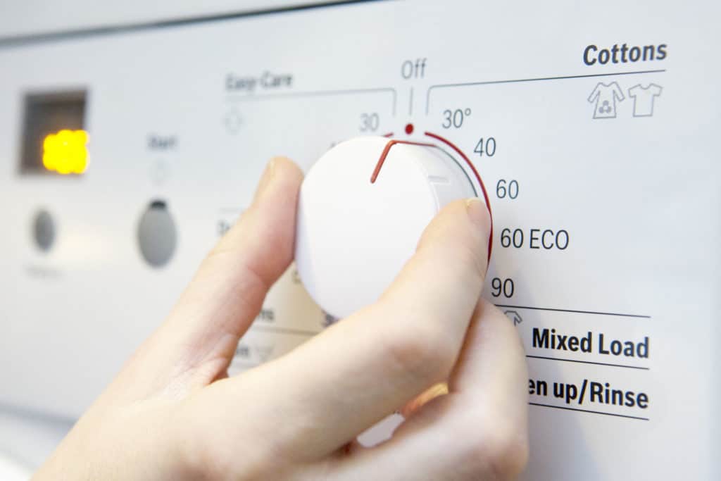 Pyykkikoneissa yksi merkki pesee muut nopeudessa – Vertasimme tavallisimpien pesuohjelmien kestoja