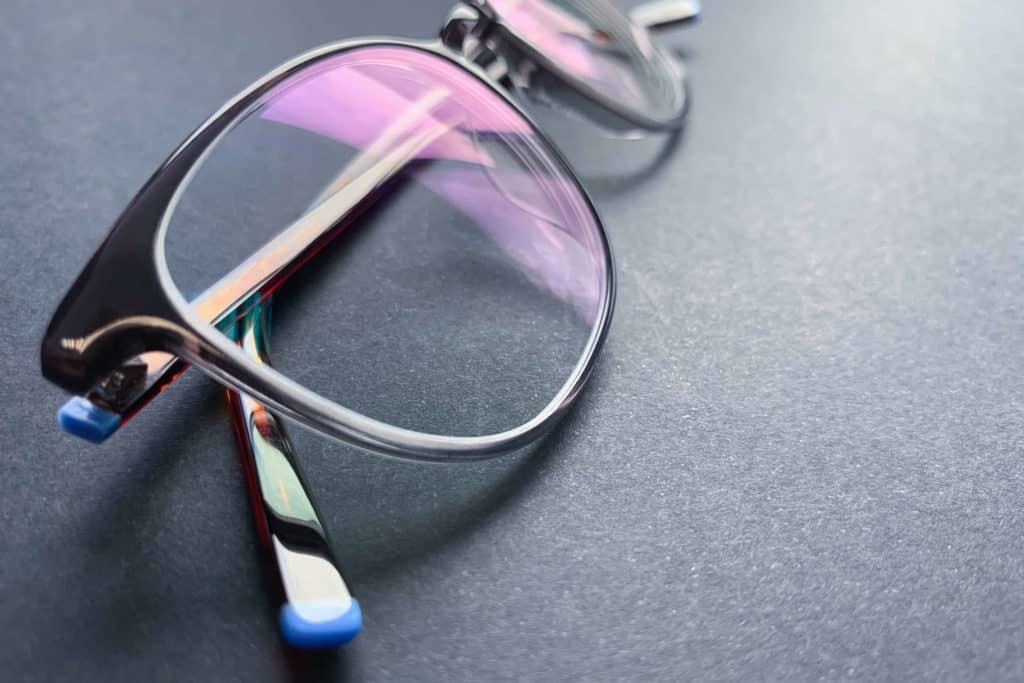 Kannattaako silmälasit ostaa vai vuokrata? Selvitimme