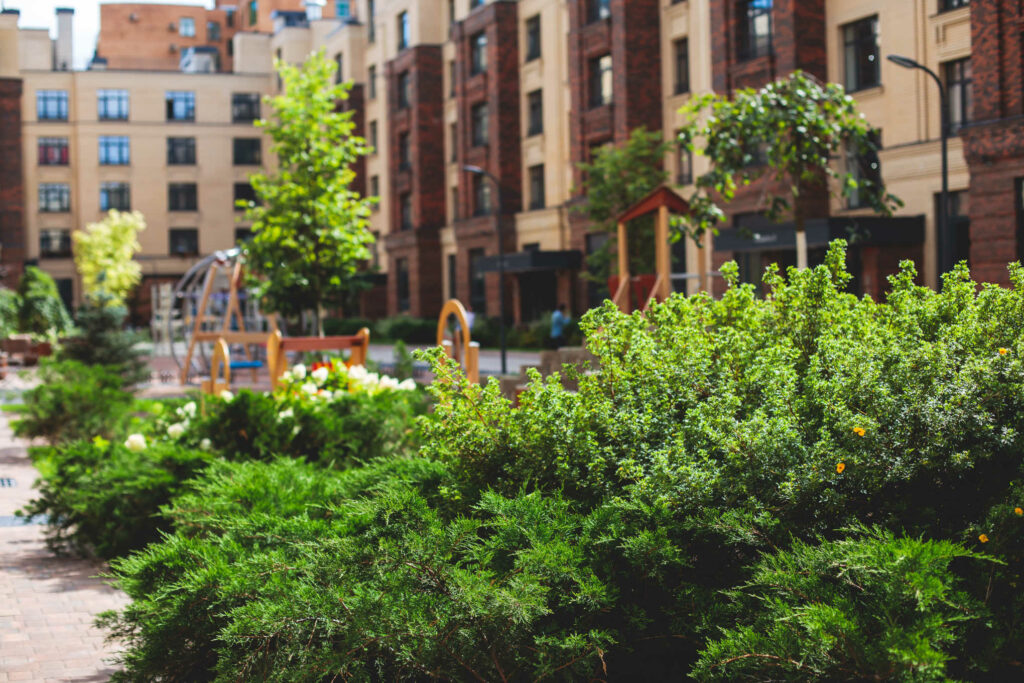 Vuokranantajan toimintamuoto ei vapauta sitä lainmukaisesta vastuusta – kuluttajariitalautakunta suositti kaupungin vuokratalosäätiötä myöntämään vuokranalennusta piharemontista