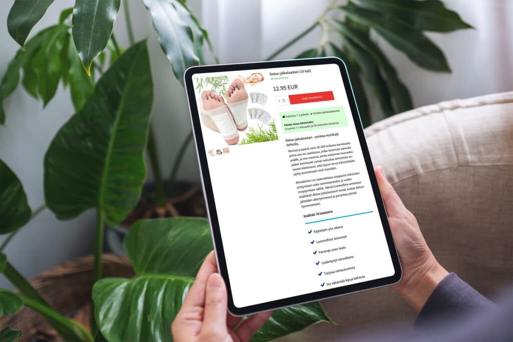 Tabletin ruudulla on verkkosivusto, jossa myydään Detox-jalkalaastareita.