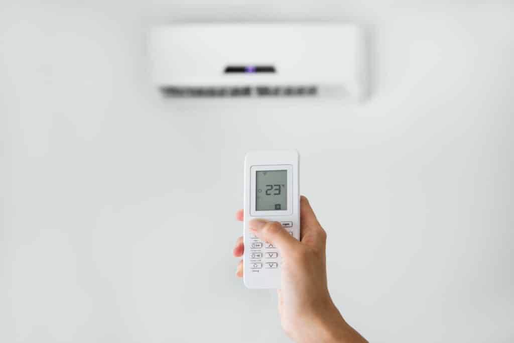 Ilmalämpöpumppu vähentää sähkönkulutusta jopa tuhansilla kilowattitunneilla vuodessa