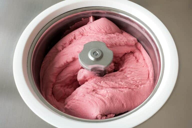 Jäätelöä jäätelökoneessa.