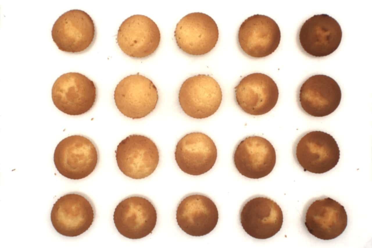 Paistettuja muffineita.