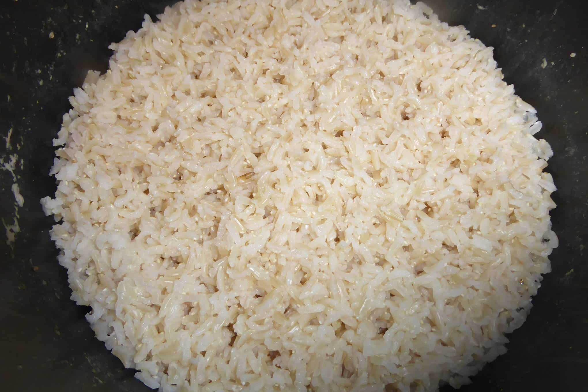 Riisiä riisinkeittimessä.