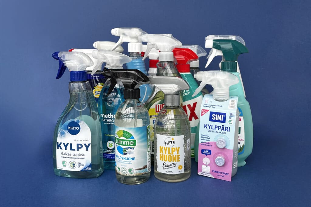 Useiden eri tuotemerkkien kylpyhuonesuihkepulloja.