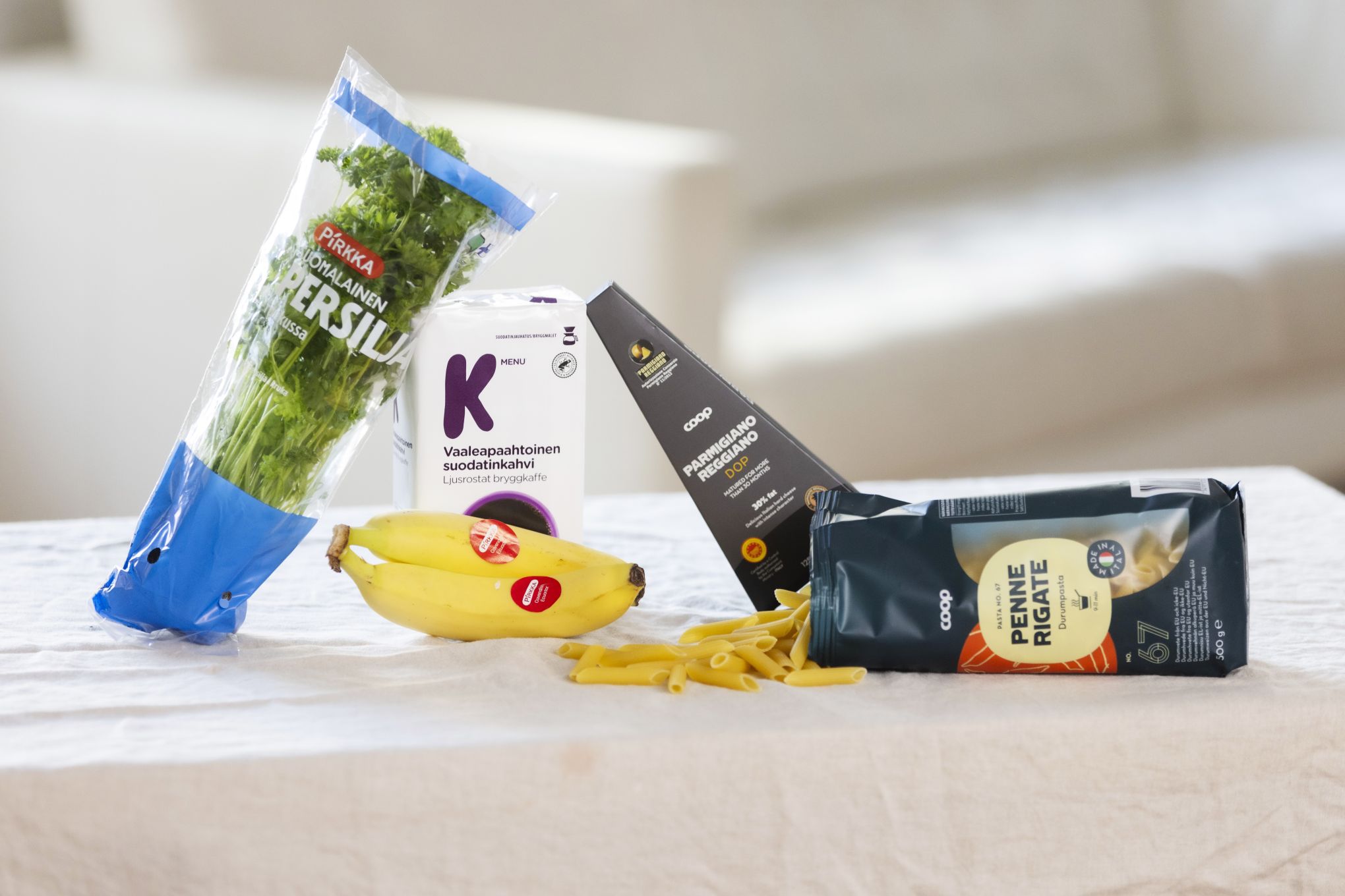 Ruokakauppojen private label -tuotteita.