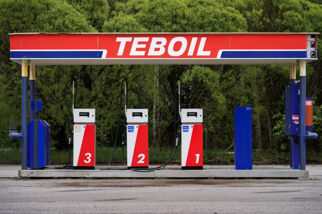 Teboilin huoltoasema.