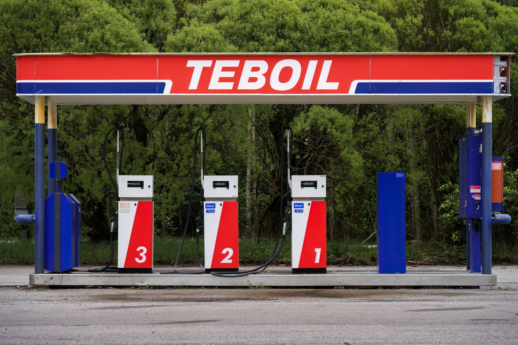 Teboilin huoltoasema.